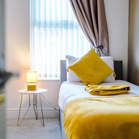 Finchley House Lovely House In Anfield, 2 Minutes Walk From The Stadium, Parking And Wifi Villa Liverpool Buitenkant foto